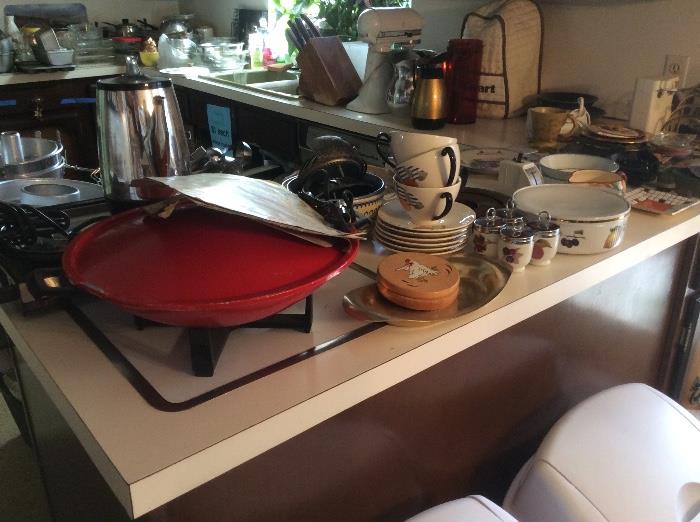 Red electric wok, housewares