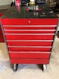 Snap-On toolchest has six drawers on the side. The black top is actually a removable mat.