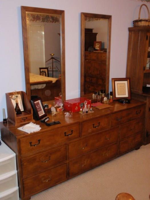 Artefacts Henredon Dresser w/ Mirrors with Camphor lined drawers
