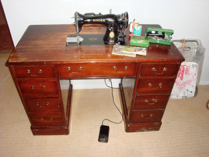 Singer Sewing Machine with Table