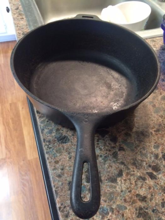 10.5 Cast Iron Chicken Fryer pan