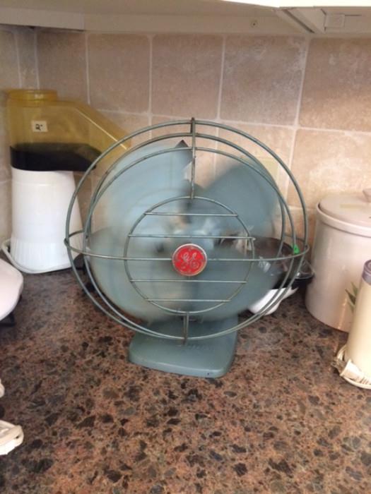 Vintage GE electric fan works but needs a little oil