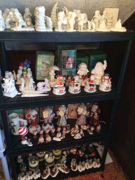 CHRISTMAS ORNAMENTS, DECORATIONS, AND COLLECTIBLES