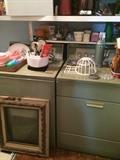 Kenmore washer & dryer (items on top are sold)
