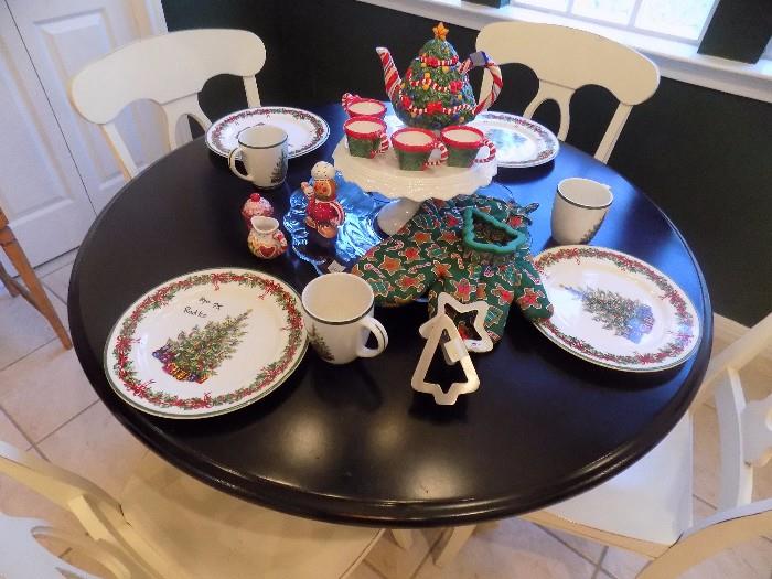 Christoper Radko Christmas Tree dinnerware...4 plates and 4 mugs