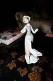 Lladro Lady w/ Goose B-95 New in Box