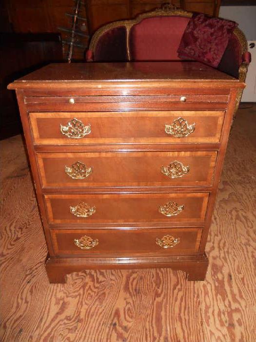Small Chest of drawers