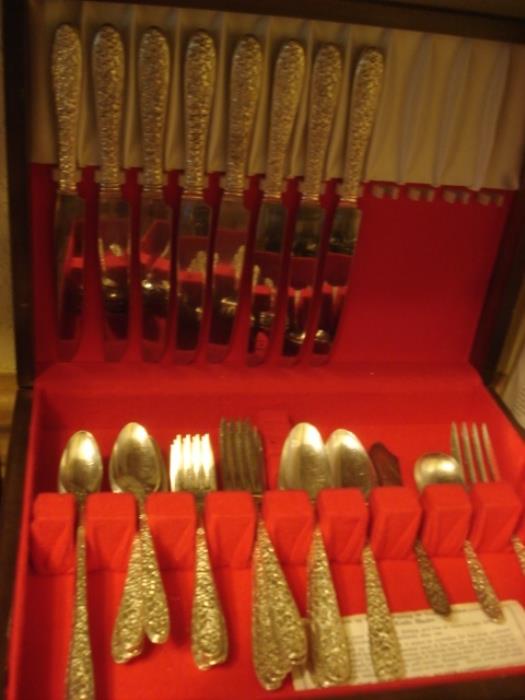 56 pc. National Silver Co. silverplate.    Beautiful Narcissus pattern!