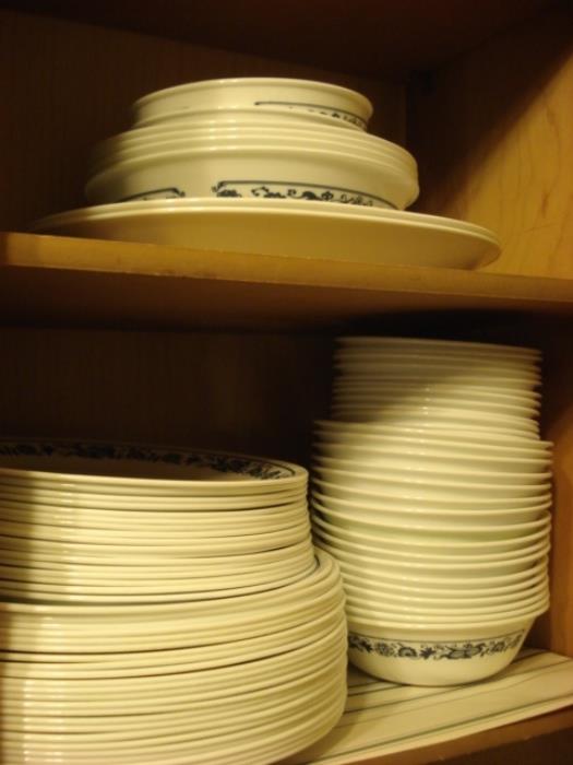 Huge set (78 pc.) of Corelle dishes