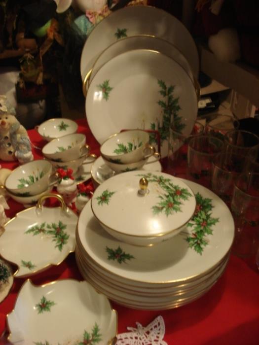Ready for Christmas! Gorgeous 'Noel' Christmas dishes by Tirschenreuth, Bavaria Germany.  Service for 8.  Drinking glasses to match. 