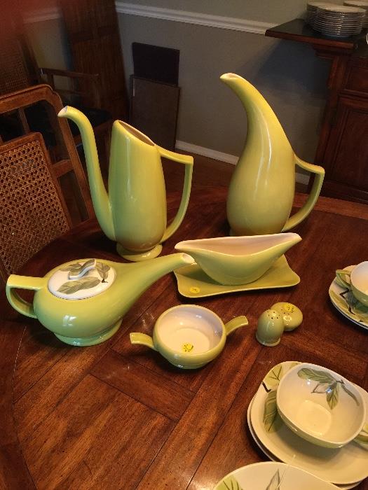 Redwing Chartreuse Serving Pieces
