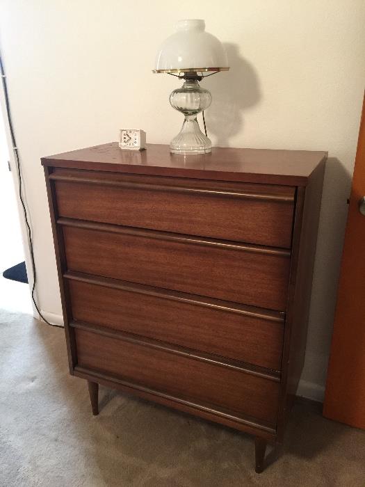This is the same style chest I purchased for my first apartment...memories !