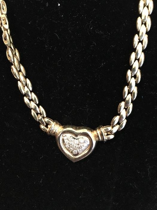 Gold & diamnd heart necklace