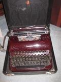 VINTAGE CORONA TYPEWRITER