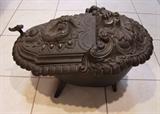 C/1890's cast iron Victorian lift lid ornate coal Hod with Man of the North Face