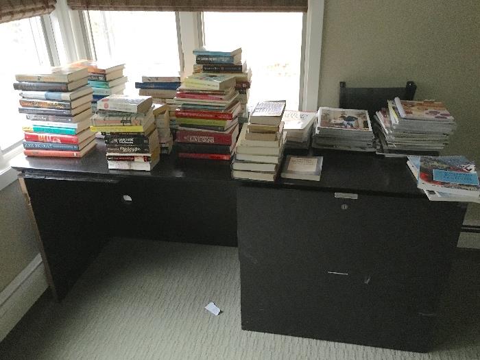 Desk/books