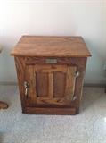 Oak ice box twble
