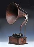 Lot 58: Edison Triumph phonograph, Model E with oak signet horn, 17" long, early 20th century, BID ON-LINE: www.fairfieldauction.com