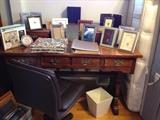 Link Taylor Colonial Pine Desk 