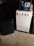 Apartment size frig and 4 burner Electric Stove