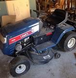 Lowe's riding tractor lawnmower