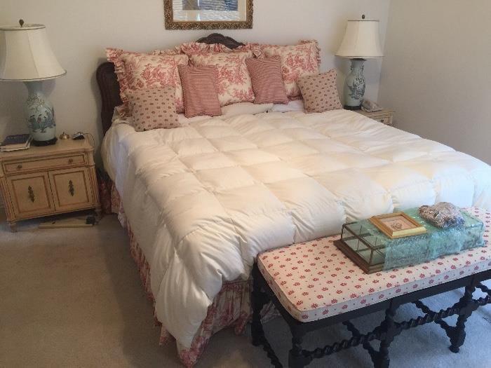 King size Thomasville bed 