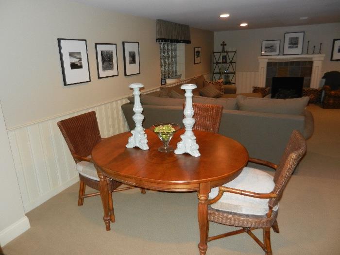 Baker dining room table with multiple leaves