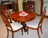 Drexel Oak Round Table W/ 4 Chairs, 2 Leaves & Pads
