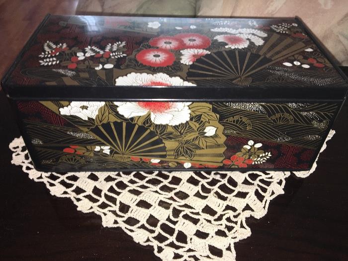 Beautiful hand painted/made in china tissue box