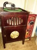 Antique Victrola/Phonograph