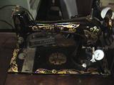 NICE 1900'S GOLD PAINTED SEWING MACHINE