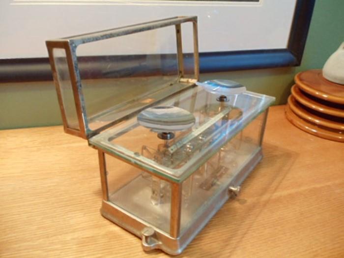 1800s vintage apothecary (pharmacist)scale no.269 made by The Torsion Balance Co in New York. Weights included