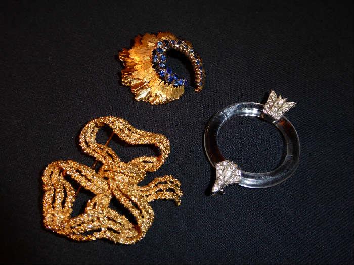 18k Tiffany Bow Pin  Gold and sapphire pin  Glass, platinum and diamond pin