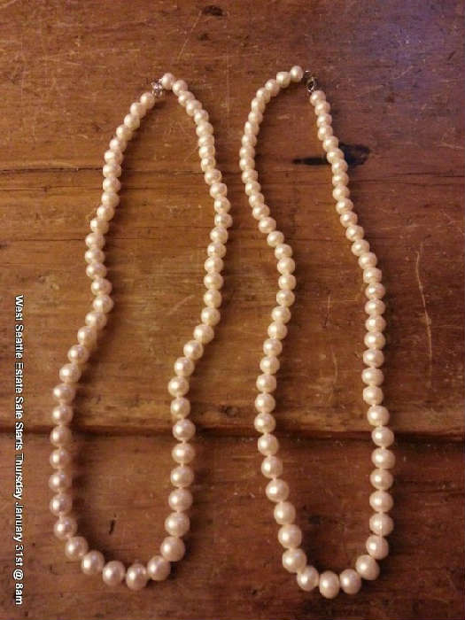Cultured pearl necklaces