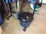 Garage - cook pot - large, buckets,
