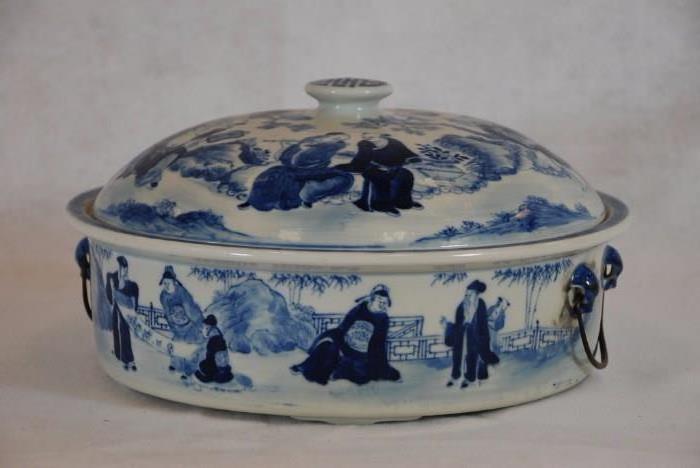 Chinese Flow Blue Covered Bowl