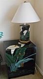 ASIAN-STYLE TABLE & LAMP