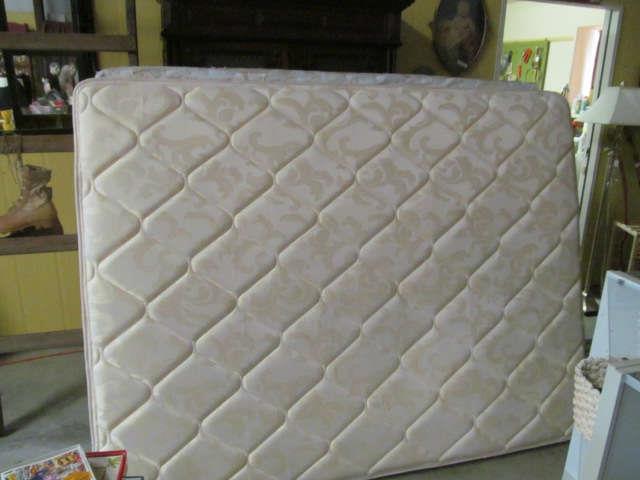 Pink Flamingo Liquidation in Elberta, AL starts on 1/8/2016