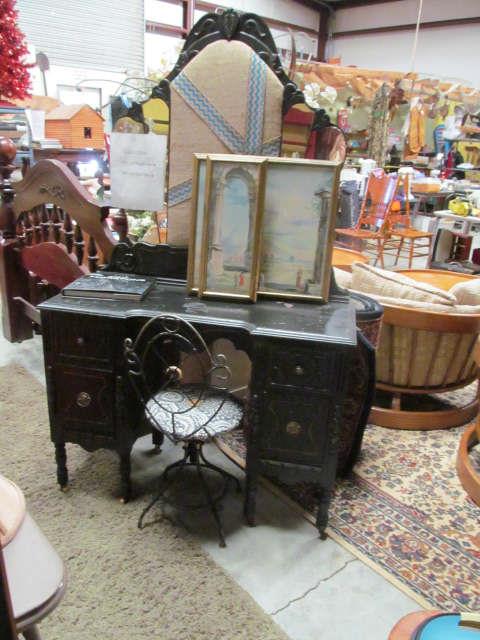 Pink Flamingo Liquidation in Elberta, AL starts on 1/8/2016