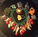 VINTAGE-CHIC JEWELRY