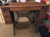 Singer Sewing Machine, antique 1900s
