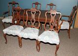 Lot#29, MAHOGANY DINING TABLE AND CHAIRS (8)