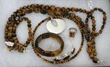 Lot#471, COSTUME JEWELRY, EIGHT PIECES