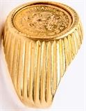Lot#378a, Jewelry 18kt Gold Dos Peso Gold Coin Men's Ring
Stately 18kt yellow gold men's ring with Dos Peso gold coin. Band has ribbed design. Marked "750", ring size: 7.75. Dos Peso coin is .0482 of 90% gold. Total weight: 7.8 dwt.  Tag words: Holiday, Gift, Shopping, Valentine's Day, Valentine, Anniversary, Birthday, Father's Day, Fashion