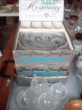 Hospitality
Luncheon/desert set
16 cups and 16 plates