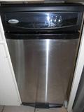 Whirlpool gold stainless
Trash Compactor