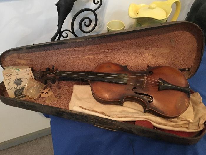 Stainer Violin - beautiful condition, bow needs some work. This item is being reviewed for proper description