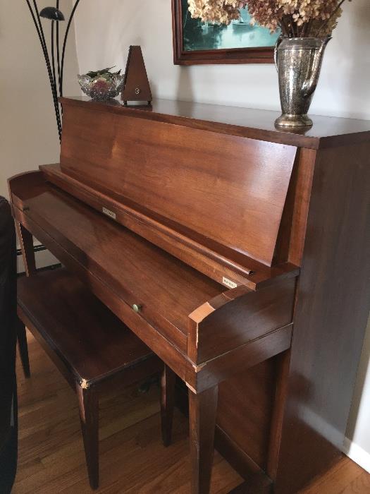 Baldwin piano, upright w/Grand sound