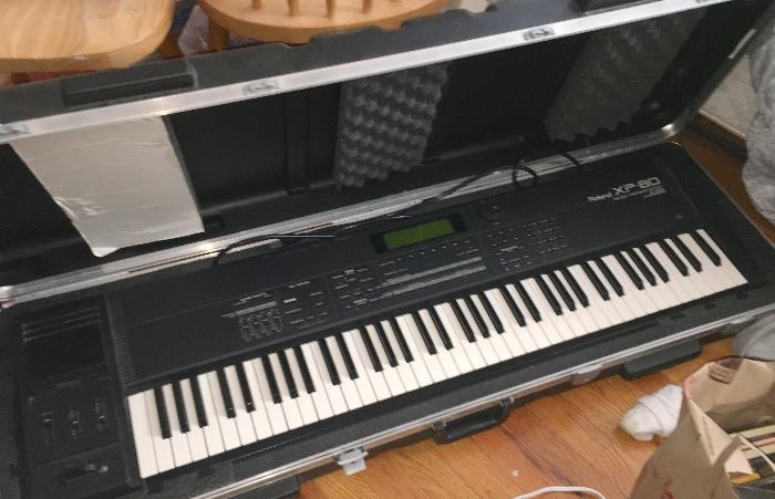 Roland XP 80 Keyboard