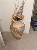 LARGE VASE WITH FLOWERS // HOME DECOR'